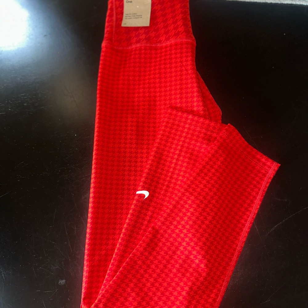 BNWT Nike One Dri-Fit Icon Clash Printed 7/8 Tights, Women, Size XS
